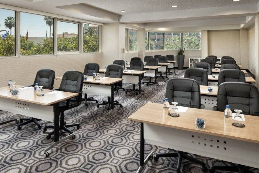 Sheraton Gateway Hotel conference room,meeting room