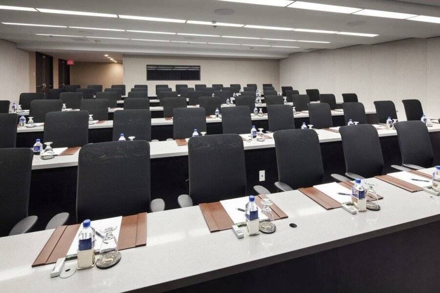 Sheraton Gateway Hotel conference room,meeting room