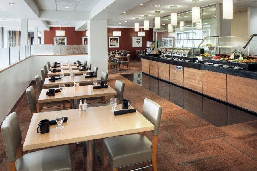 Four Points by Sheraton International Airport restaurant, breakfast