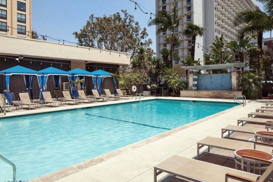 Four Points by Sheraton International Airport outdoor pool