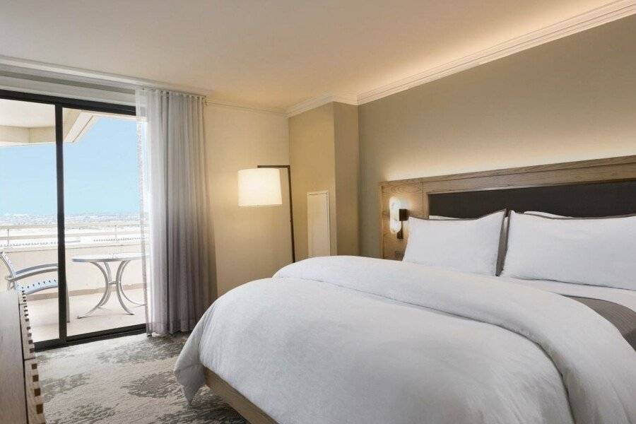 The Westin Airport hotel bedroom,balcony,ocean view