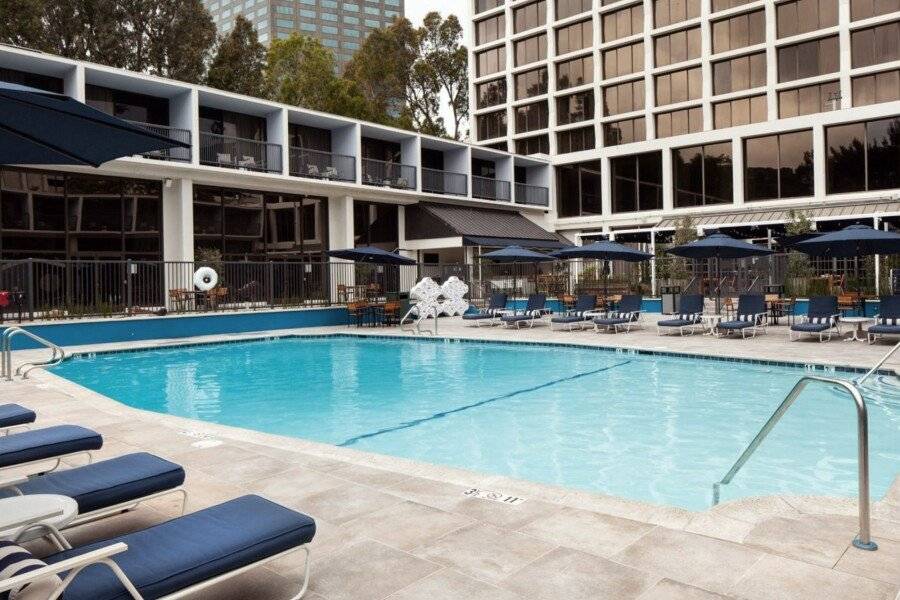 Sheraton Universal outdoor pool,hotel facade