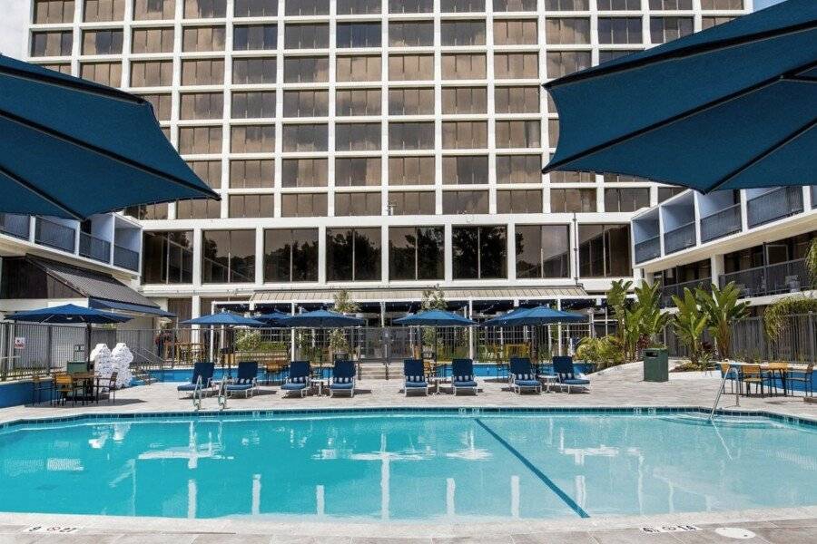 Sheraton Universal pool,hotel facade