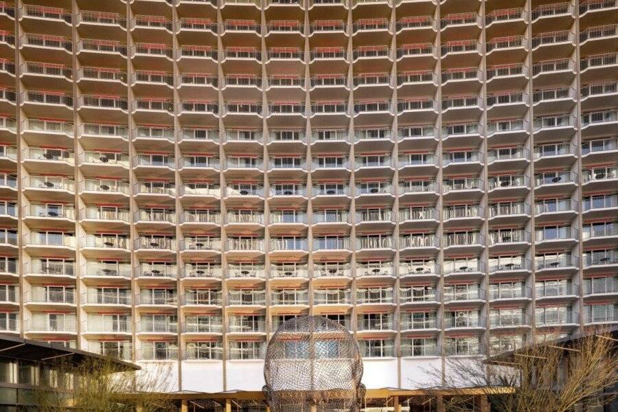 Fairmont Century Plaza facade