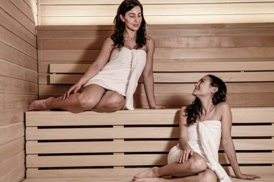 Fairmont Century Plaza , sauna