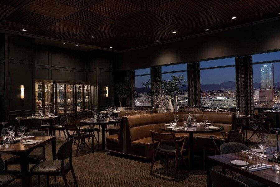 JW Marriott L.A. LIVE restaurant, ocean view