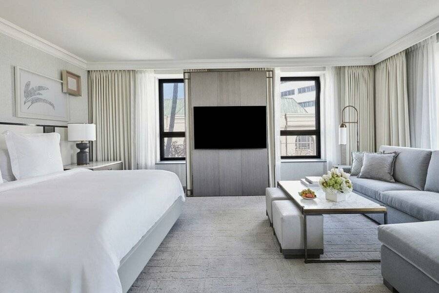 Beverly Wilshire, A Four Seasons Hotel hotel bedroom