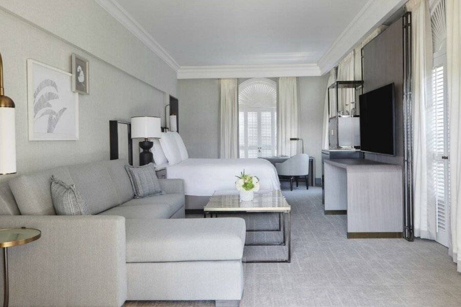 Beverly Wilshire, A Four Seasons Hotel hotel bedroom