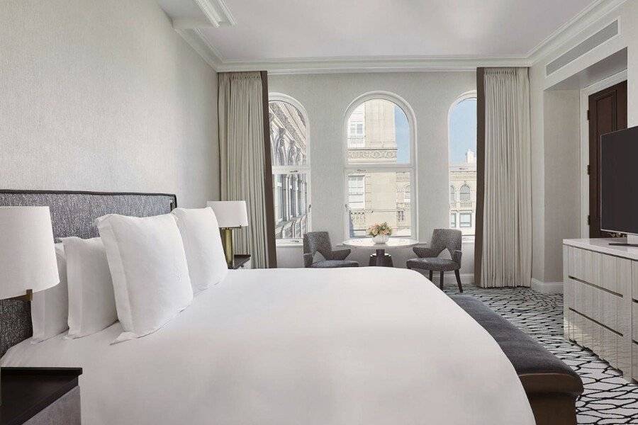 Beverly Wilshire, A Four Seasons Hotel hotel bedroom