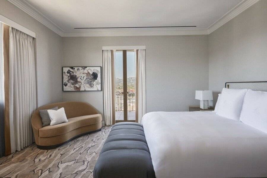 Beverly Wilshire, A Four Seasons Hotel hotel bedroom