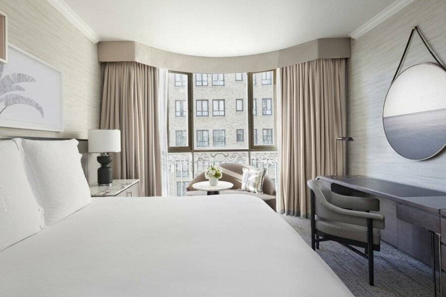 Beverly Wilshire, A Four Seasons Hotel hotel bedroom