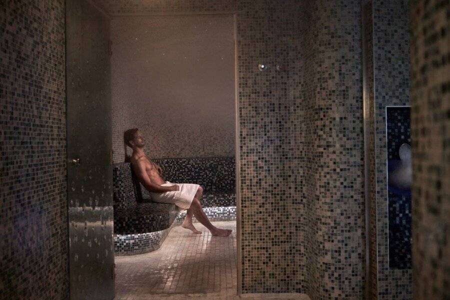 Beverly Wilshire, A Four Seasons Hotel spa, sauna