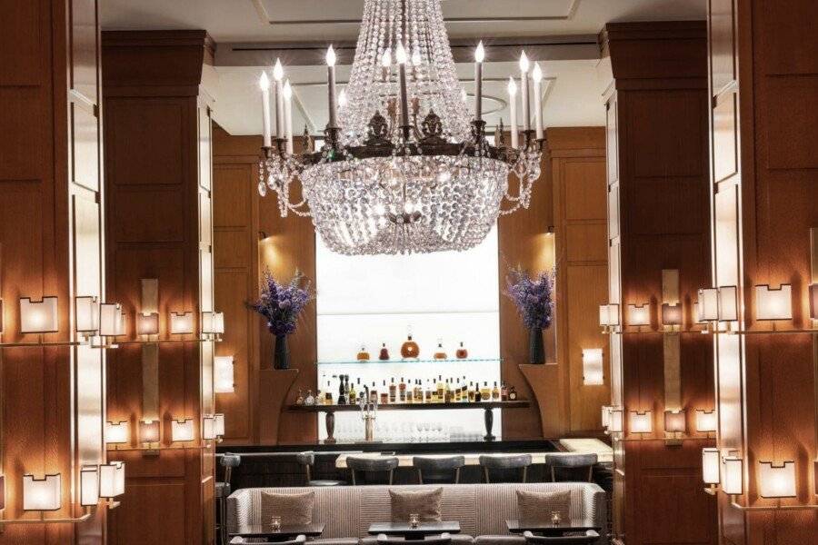 Beverly Wilshire, A Four Seasons Hotel lobby,bar,