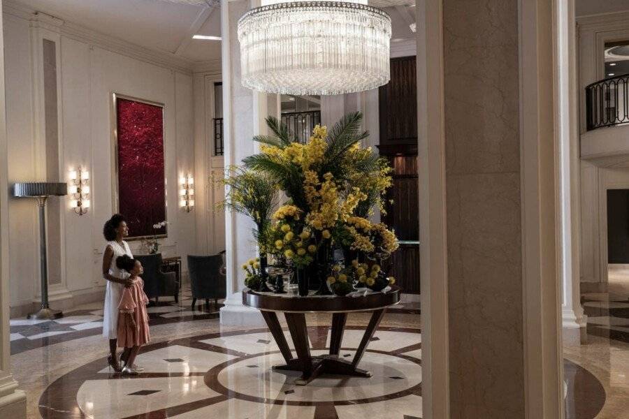 Beverly Wilshire, A Four Seasons Hotel lobby