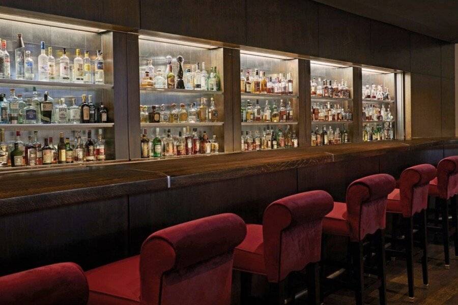 Beverly Wilshire, A Four Seasons Hotel bar