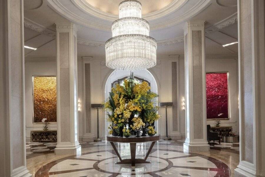 Beverly Wilshire, A Four Seasons Hotel lobby