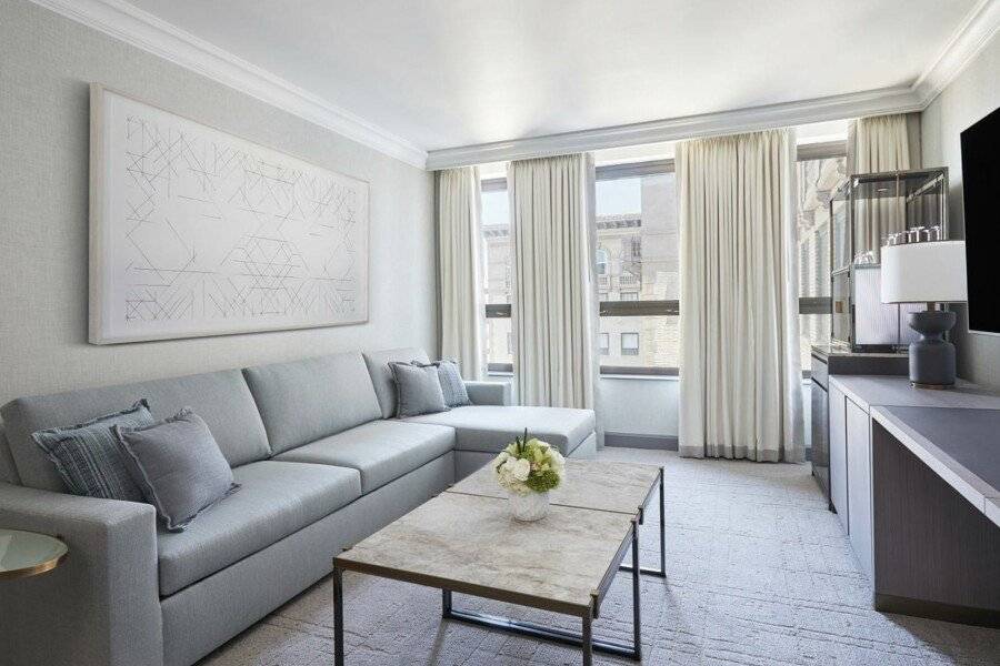 Beverly Wilshire, A Four Seasons Hotel hotel bedroom