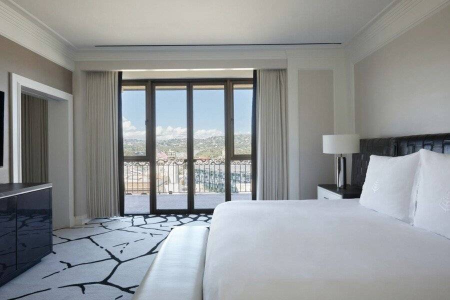 Beverly Wilshire, A Four Seasons Hotel hotel bedroom,ocean view