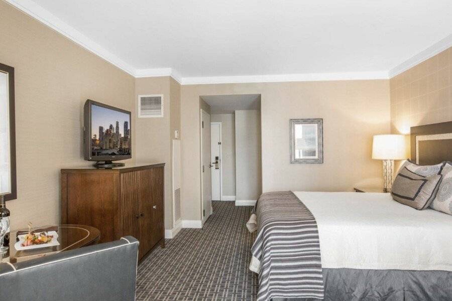 Omni Hotel hotel bedroom
