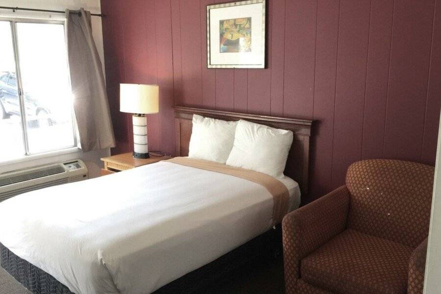 Holiday Lodge hotel bedroom