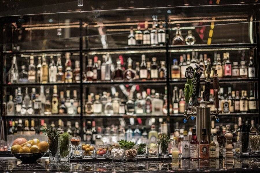 InterContinental - Downtown by IHG bar