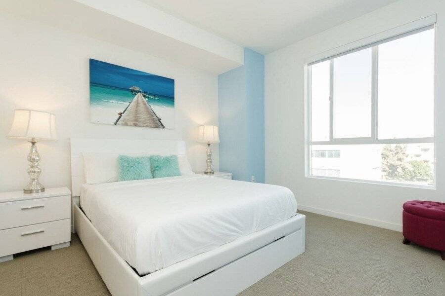 Modern Apartment Rentals hotel bedroom