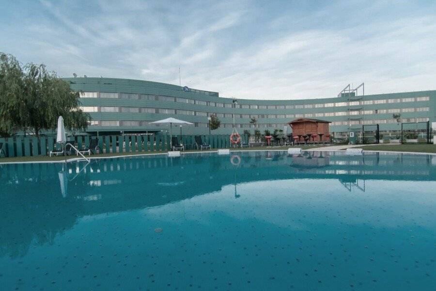 BAH Barcelona Airport Hotel facade,outdoor pool