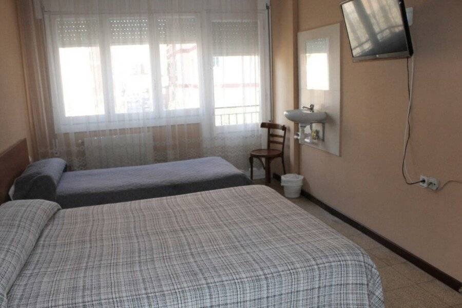 Hostal Cal Siles hotel bedroom