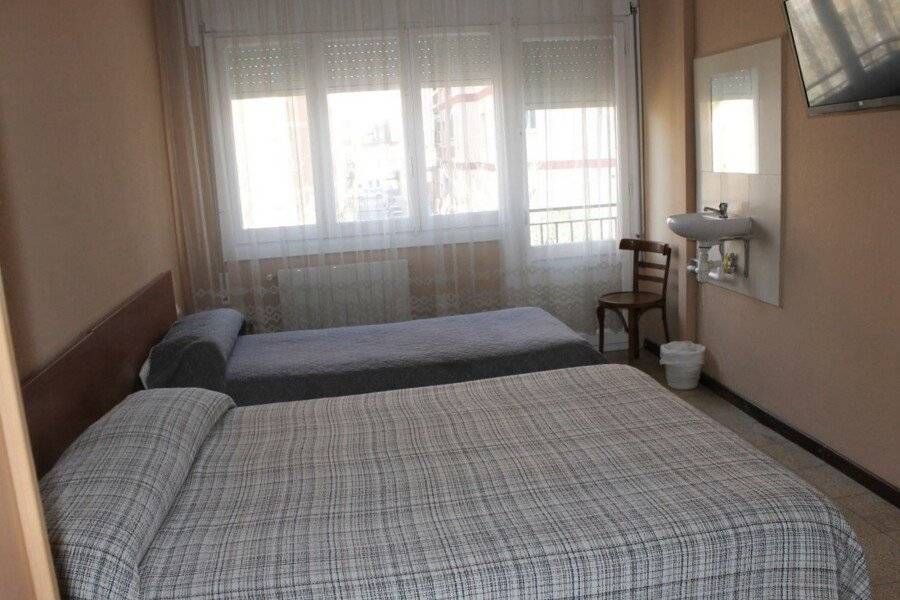 Hostal Cal Siles []