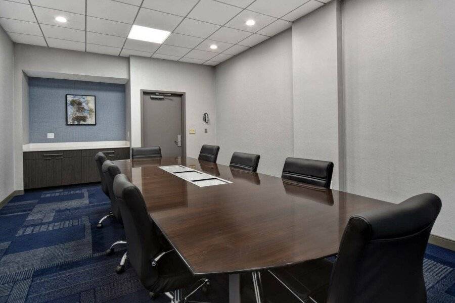 Hampton Inn NY-JFK conference room,meeting room