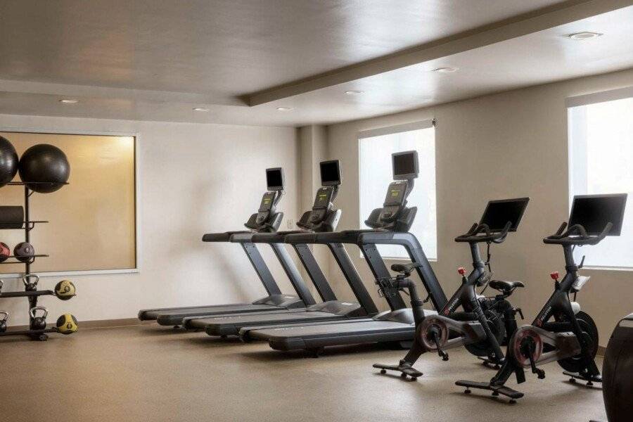 Hilton Garden Inn/JFK fitness centre