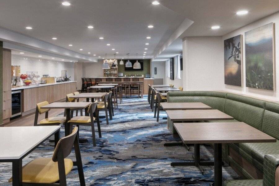 Fairfield Inn by Marriott JFK Airport restaurant