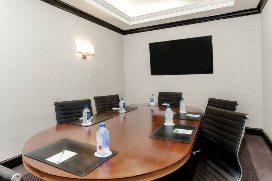 Courtyard by Marriott New York JFK Airport conference room,meeting room