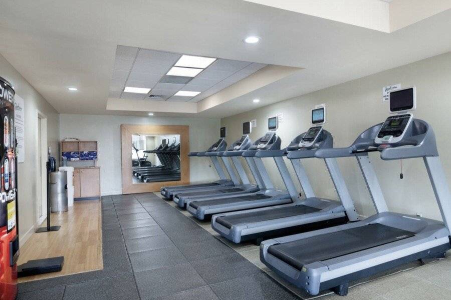 Radisson Hotel JFK Airport fitness centre