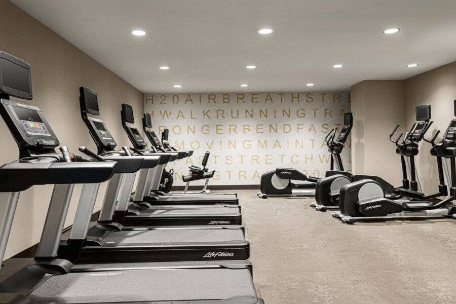 Residence Inn by Marriott New York JFK Airport fitness centre