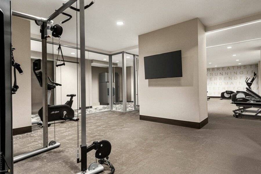 Residence Inn by Marriott New York JFK Airport fitness centre