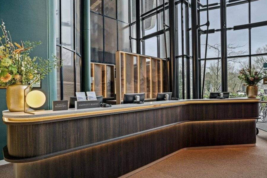 Corendon Amsterdam Schiphol Airport, a Tribute Portfolio Hotel lobby,front desk