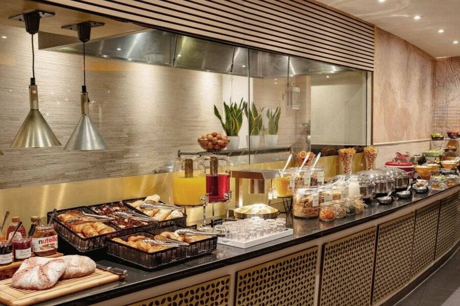 Sheraton Skyline Hotel London Heathrow breakfast,restaurant