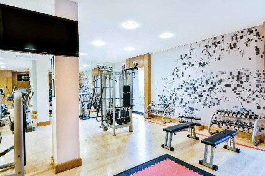 Sheraton Skyline Hotel London Heathrow fitness centre