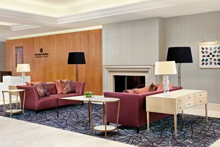 Sheraton Skyline Hotel London Heathrow lobby