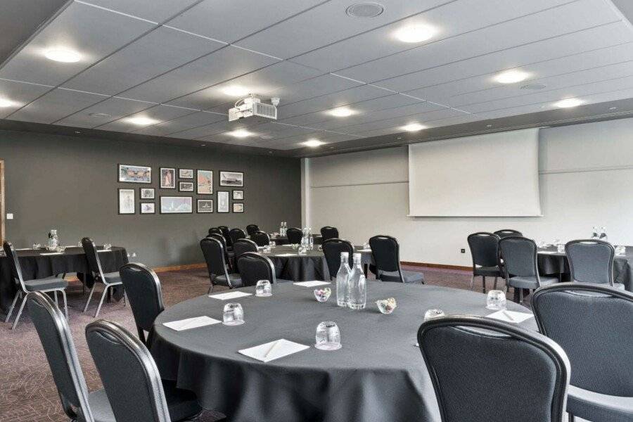 Radisson Hotel and Conference Centre London Heathrow conference room,meeting room