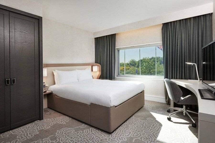 Hilton London Heathrow Airport hotel bedroom