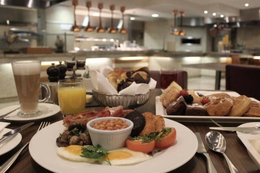 Sofitel London Heathrow restaurant, breakfast