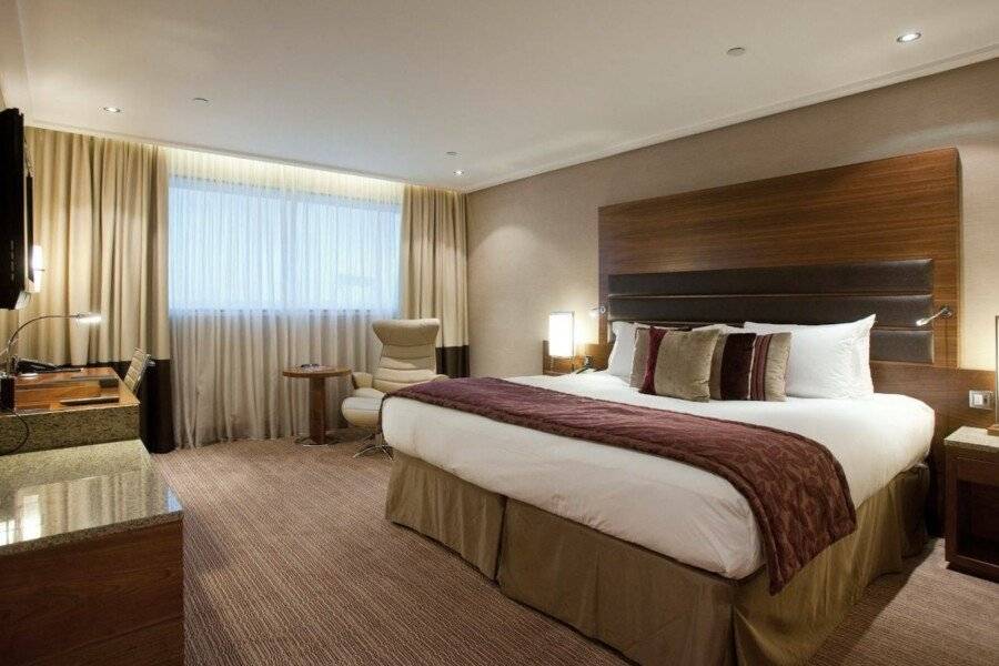 Sofitel London Heathrow hotel bedroom