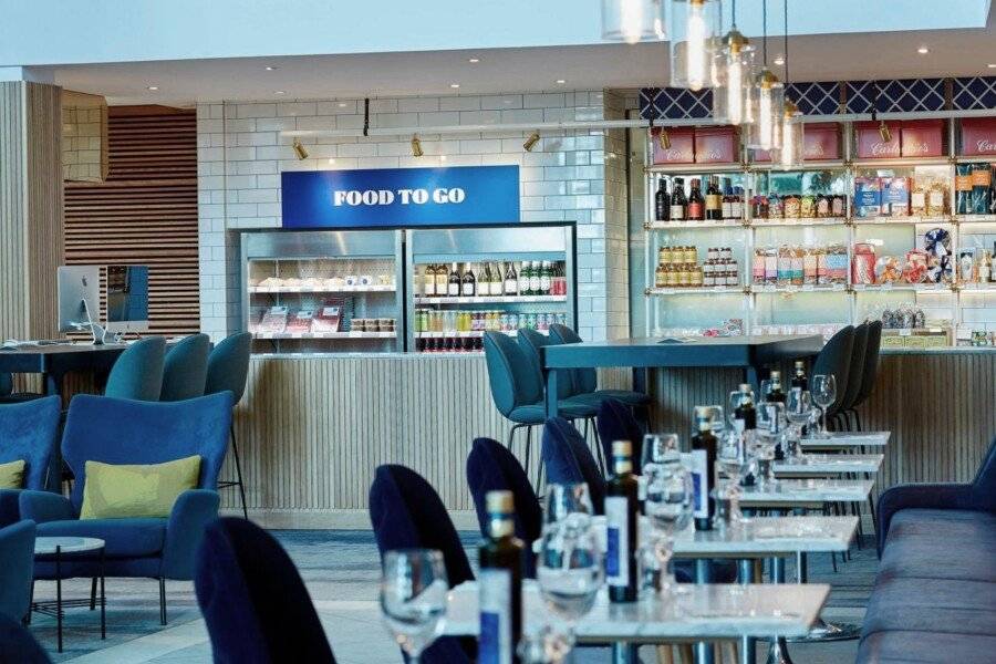 London Heathrow Marriott Hotel restaurant, bar, lounge