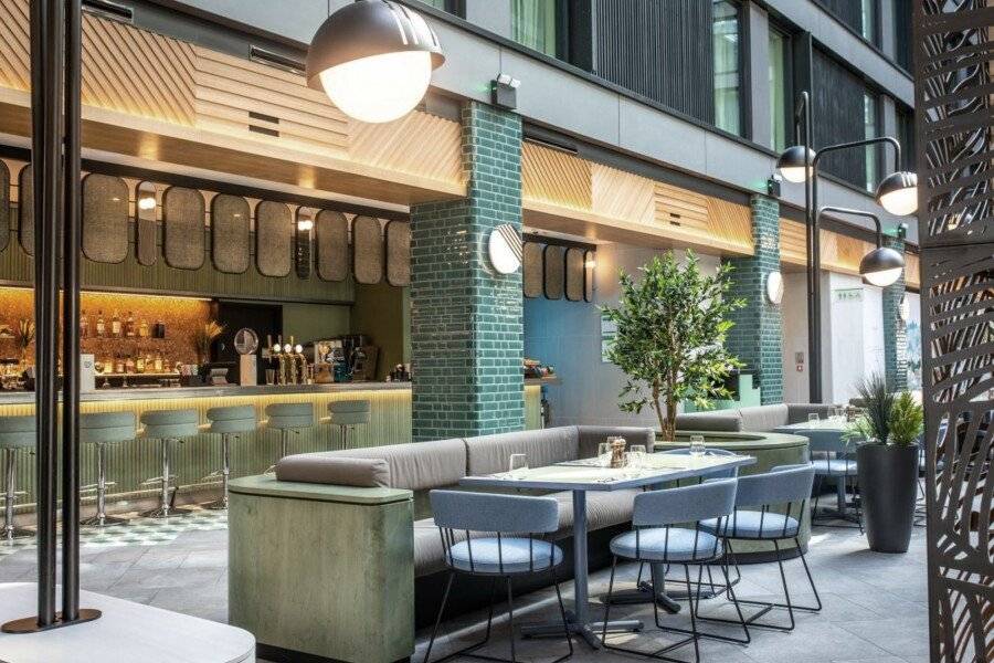 Staybridge Suites London Heathrow restaurant, bar