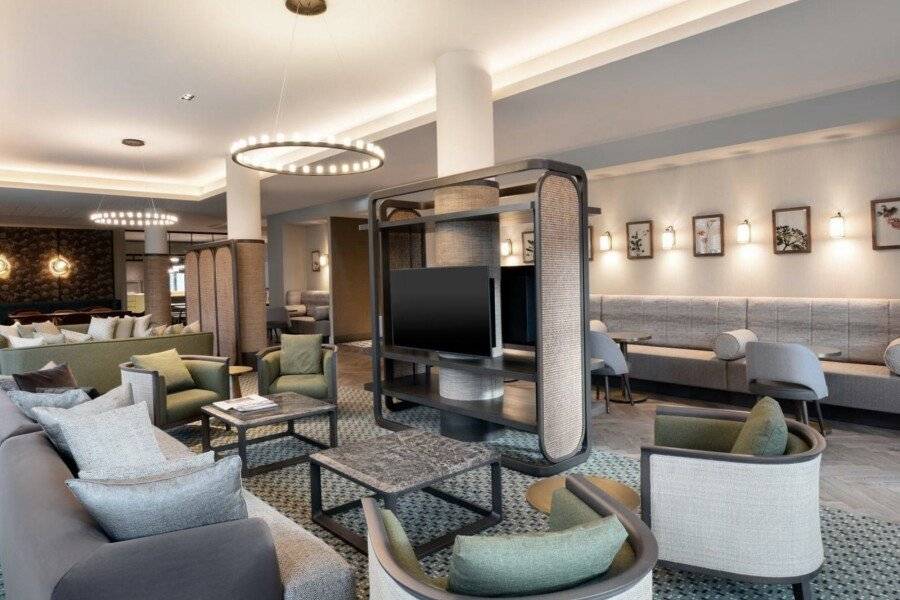 Staybridge Suites London Heathrow lobby