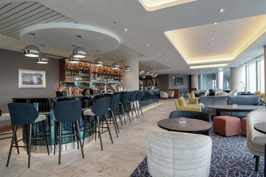 Hilton Garden Inn London Heathrow bar,lounge