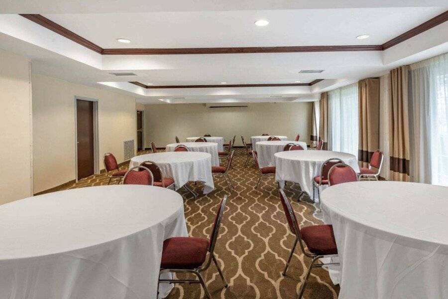 Comfort Suites - Harrison conference room