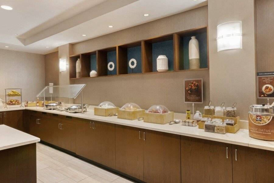 SpringHill Suites by Marriott International Airport breakfast